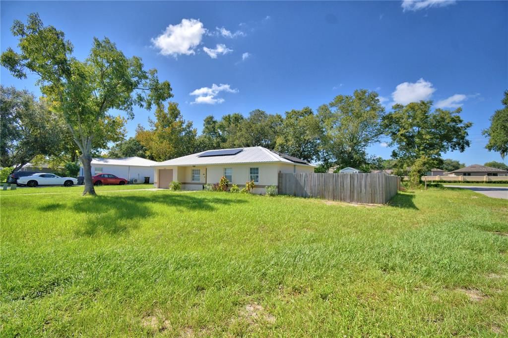 For Sale: $225,000 (3 beds, 1 baths, 984 Square Feet)