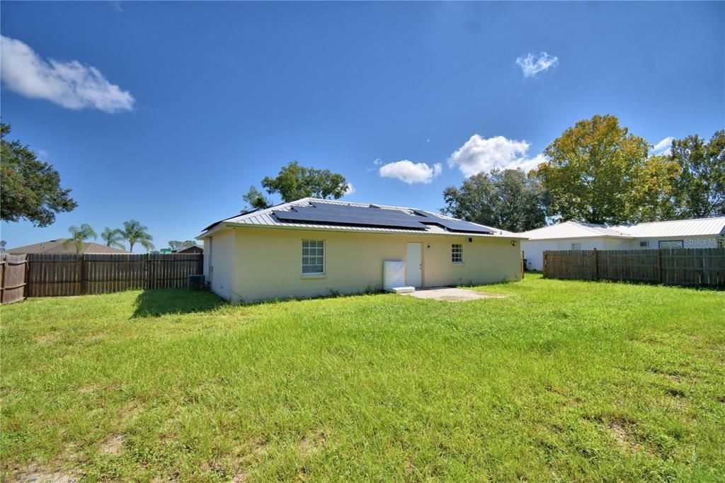 For Sale: $225,000 (3 beds, 1 baths, 984 Square Feet)