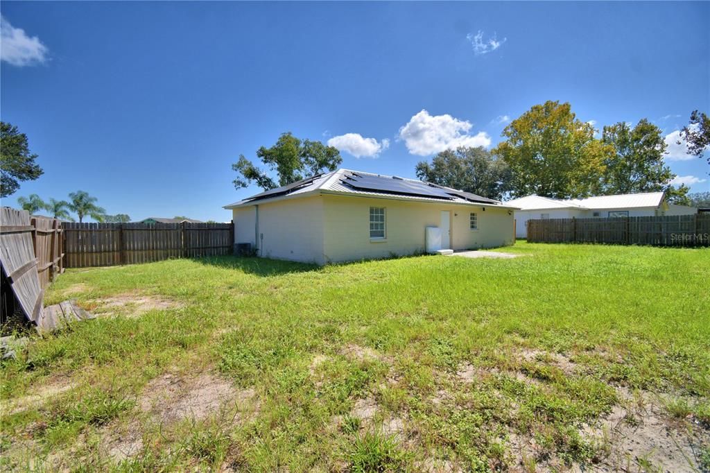 For Sale: $225,000 (3 beds, 1 baths, 984 Square Feet)
