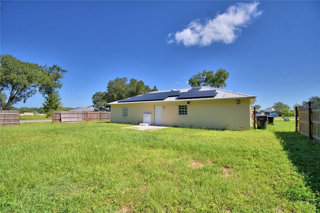 For Sale: $225,000 (3 beds, 1 baths, 984 Square Feet)