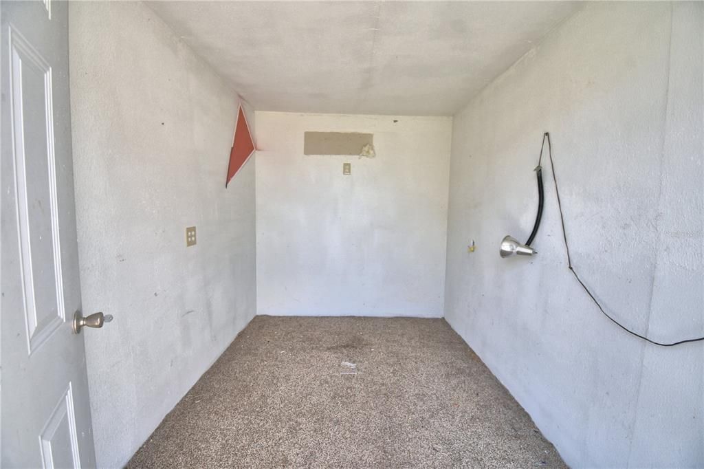 For Sale: $225,000 (3 beds, 1 baths, 984 Square Feet)