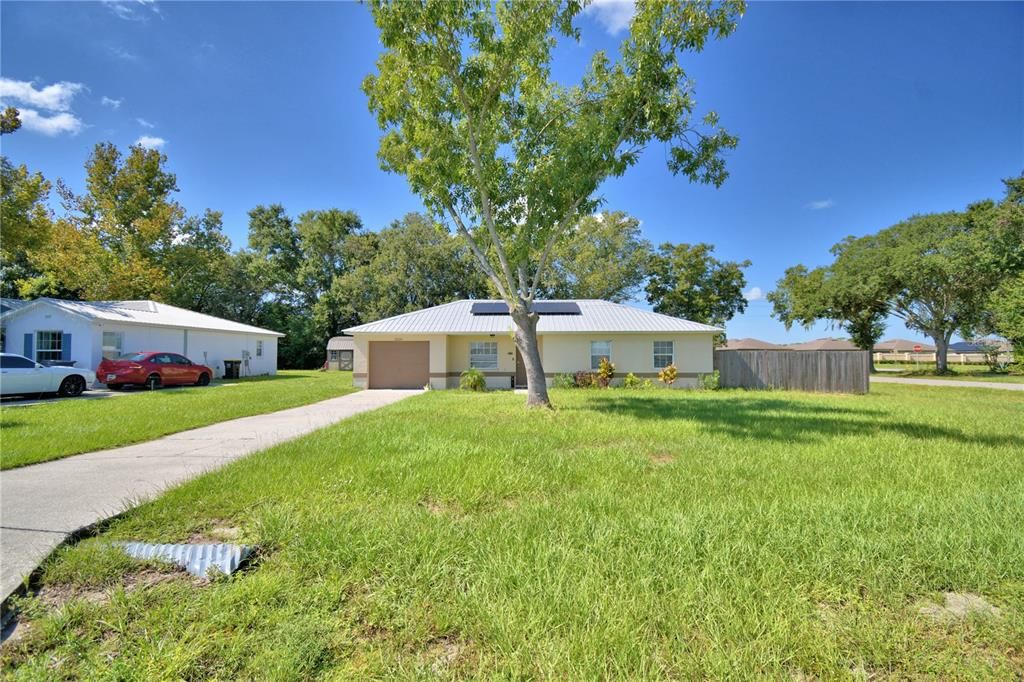 For Sale: $225,000 (3 beds, 1 baths, 984 Square Feet)