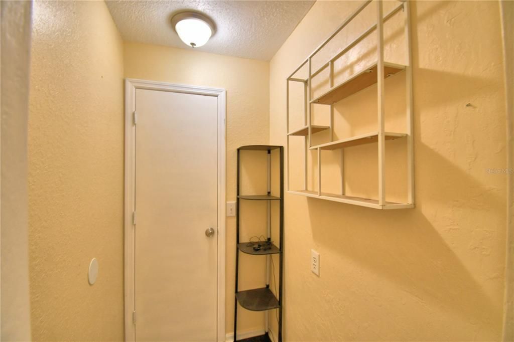 For Sale: $225,000 (3 beds, 1 baths, 984 Square Feet)