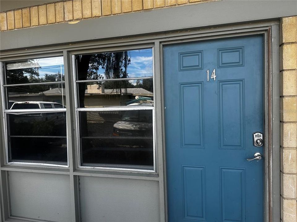 For Rent: $1,050 (1 beds, 1 baths, 642 Square Feet)