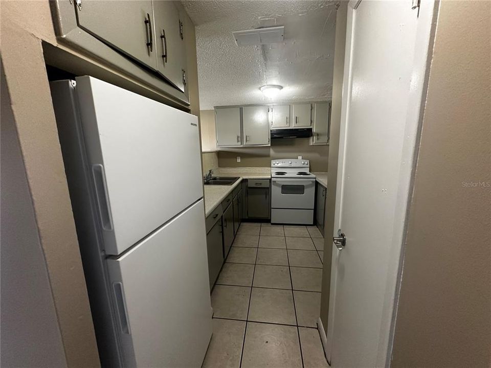 For Rent: $1,050 (1 beds, 1 baths, 642 Square Feet)