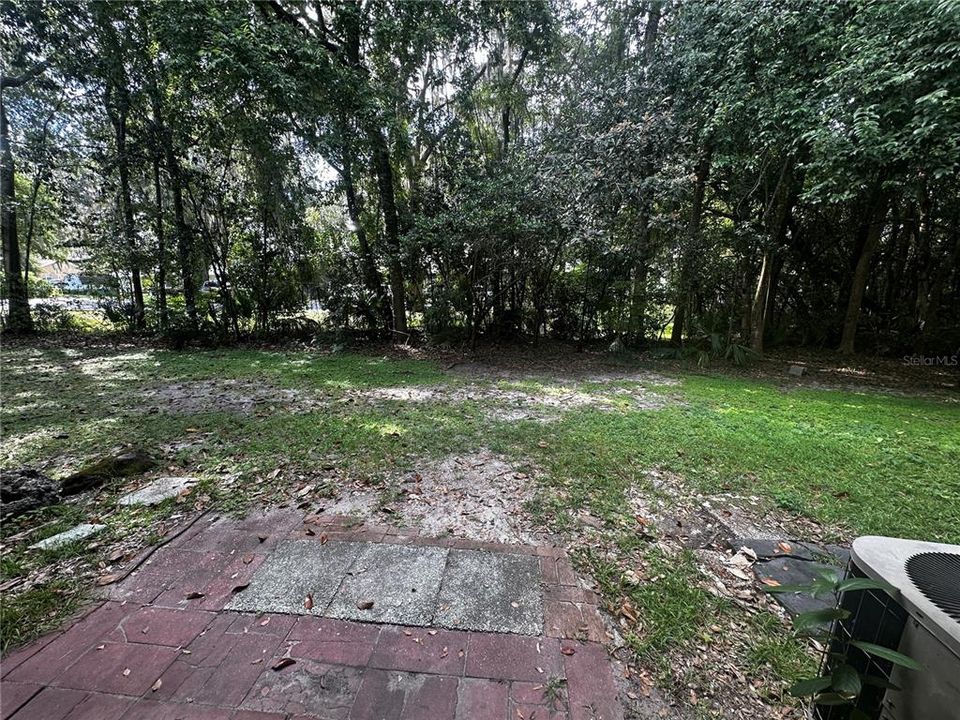 For Rent: $1,050 (1 beds, 1 baths, 642 Square Feet)