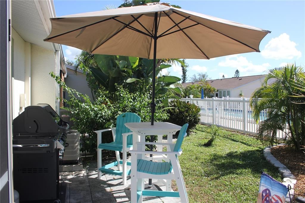 Active With Contract: $139,900 (2 beds, 2 baths, 933 Square Feet)