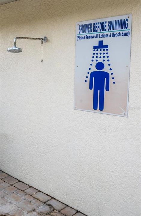 Active With Contract: $139,900 (2 beds, 2 baths, 933 Square Feet)