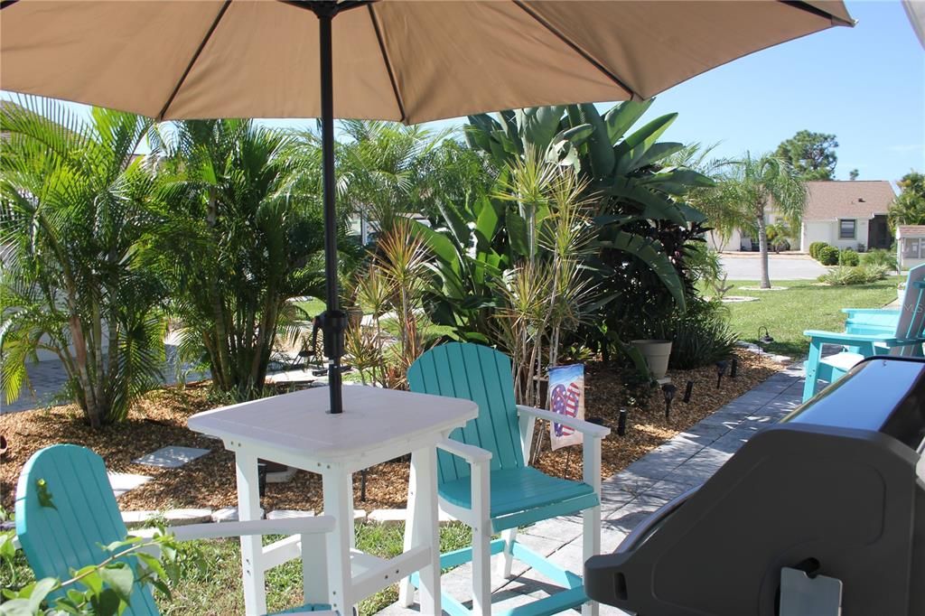 Active With Contract: $139,900 (2 beds, 2 baths, 933 Square Feet)