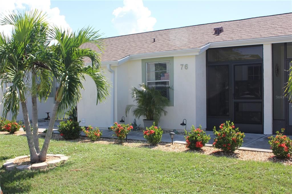 Active With Contract: $139,900 (2 beds, 2 baths, 933 Square Feet)