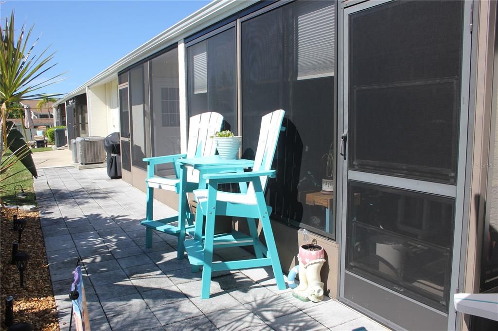 Active With Contract: $139,900 (2 beds, 2 baths, 933 Square Feet)