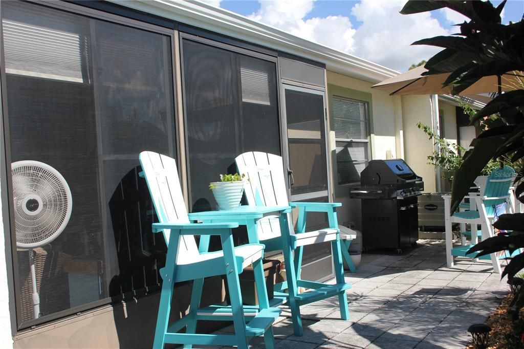 Active With Contract: $139,900 (2 beds, 2 baths, 933 Square Feet)