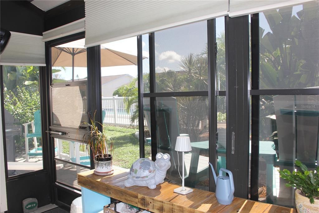 Active With Contract: $139,900 (2 beds, 2 baths, 933 Square Feet)