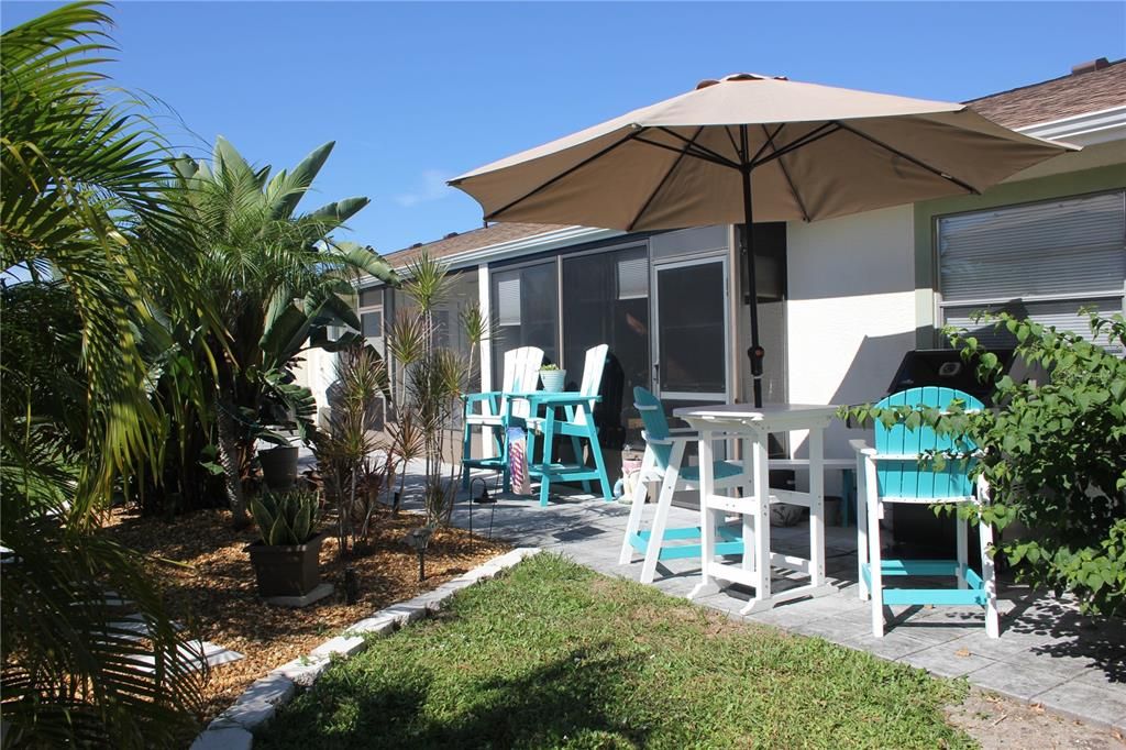Active With Contract: $139,900 (2 beds, 2 baths, 933 Square Feet)
