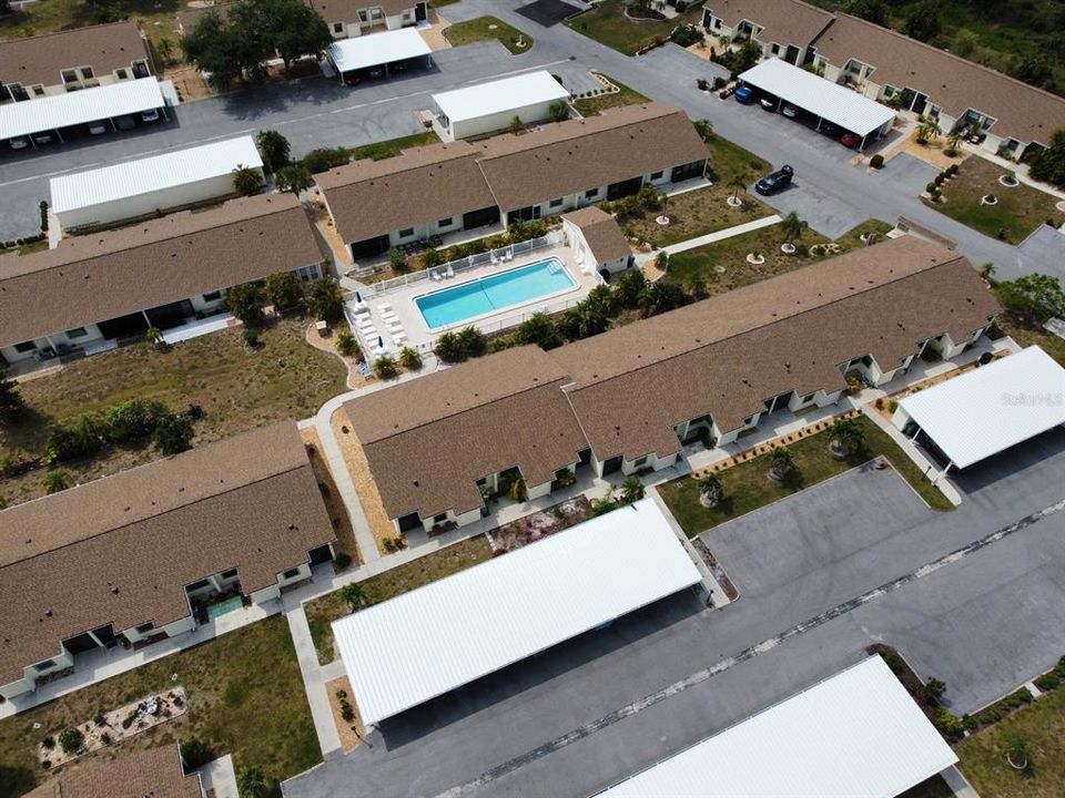 Active With Contract: $139,900 (2 beds, 2 baths, 933 Square Feet)