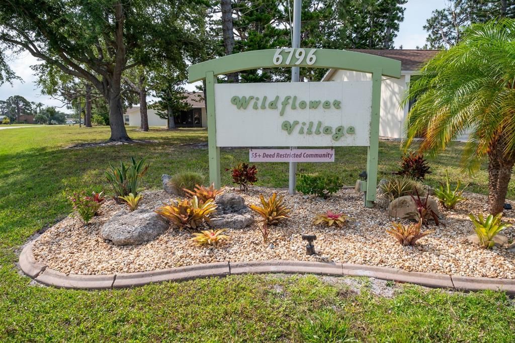 Active With Contract: $139,900 (2 beds, 2 baths, 933 Square Feet)