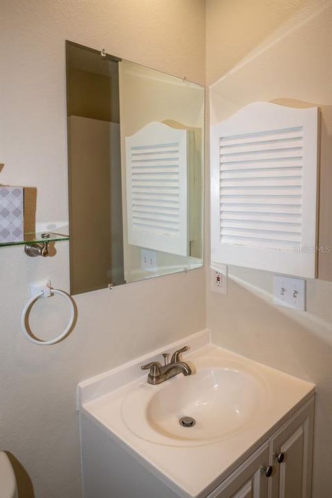 Active With Contract: $139,900 (2 beds, 2 baths, 933 Square Feet)