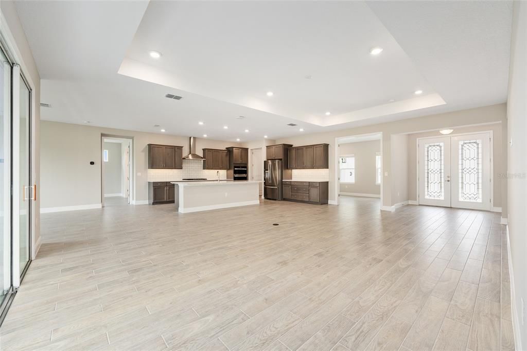 Active With Contract: $449,000 (3 beds, 2 baths, 2678 Square Feet)