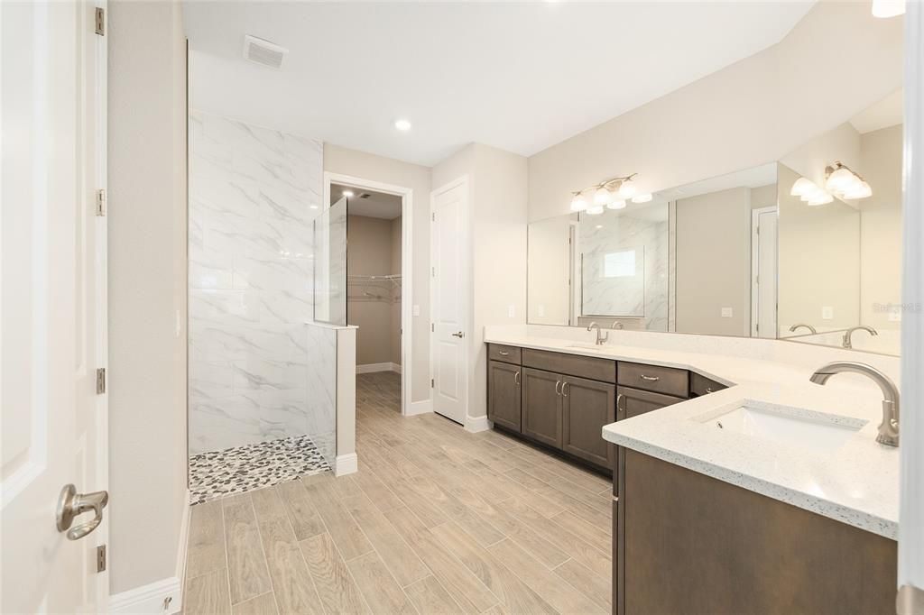 Active With Contract: $449,000 (3 beds, 2 baths, 2678 Square Feet)