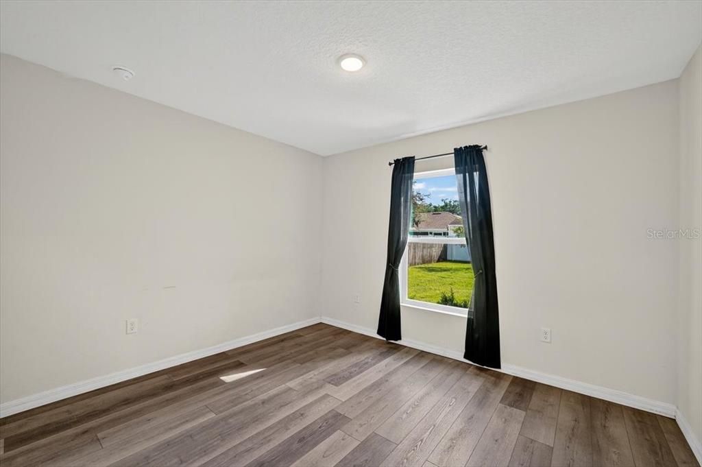 Active With Contract: $289,900 (3 beds, 2 baths, 1284 Square Feet)