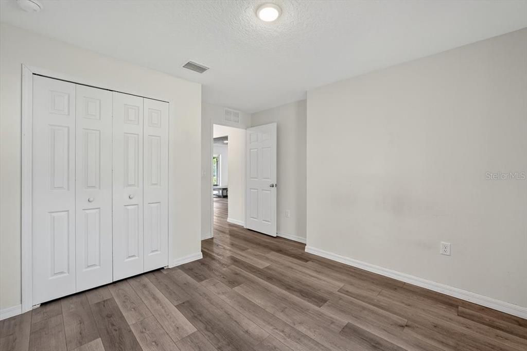 Active With Contract: $289,900 (3 beds, 2 baths, 1284 Square Feet)