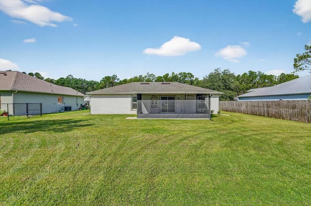 Active With Contract: $289,900 (3 beds, 2 baths, 1284 Square Feet)