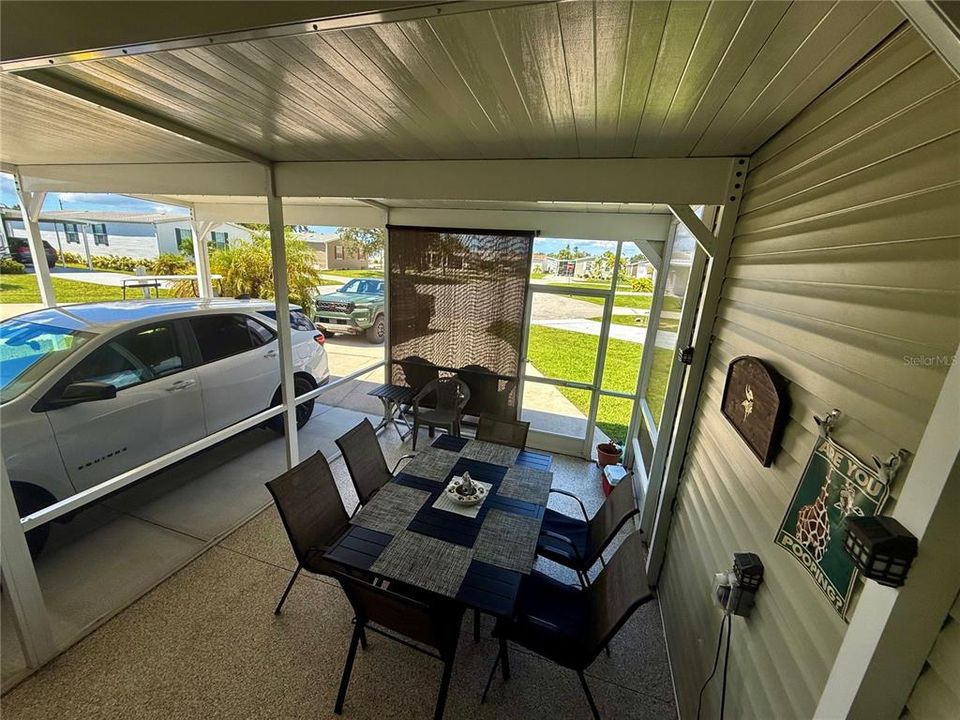 For Sale: $129,000 (2 beds, 2 baths, 972 Square Feet)