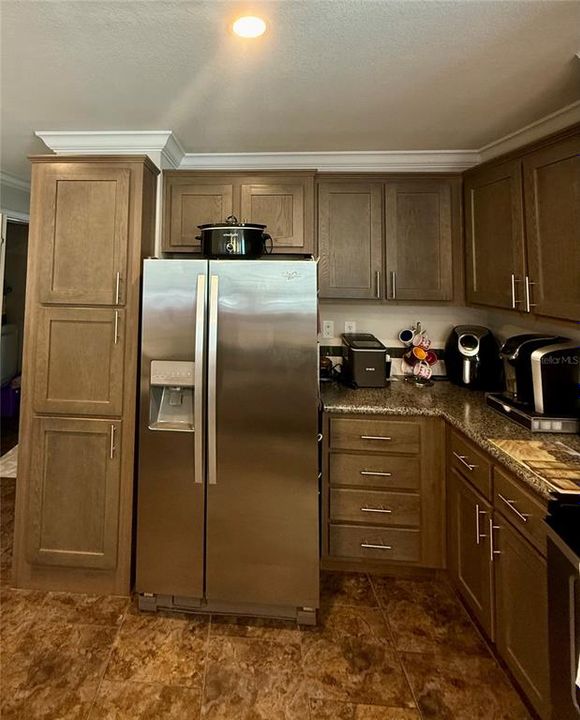 For Sale: $129,000 (2 beds, 2 baths, 972 Square Feet)