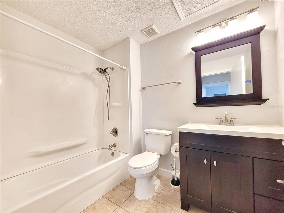 For Sale: $179,900 (3 beds, 3 baths, 1198 Square Feet)