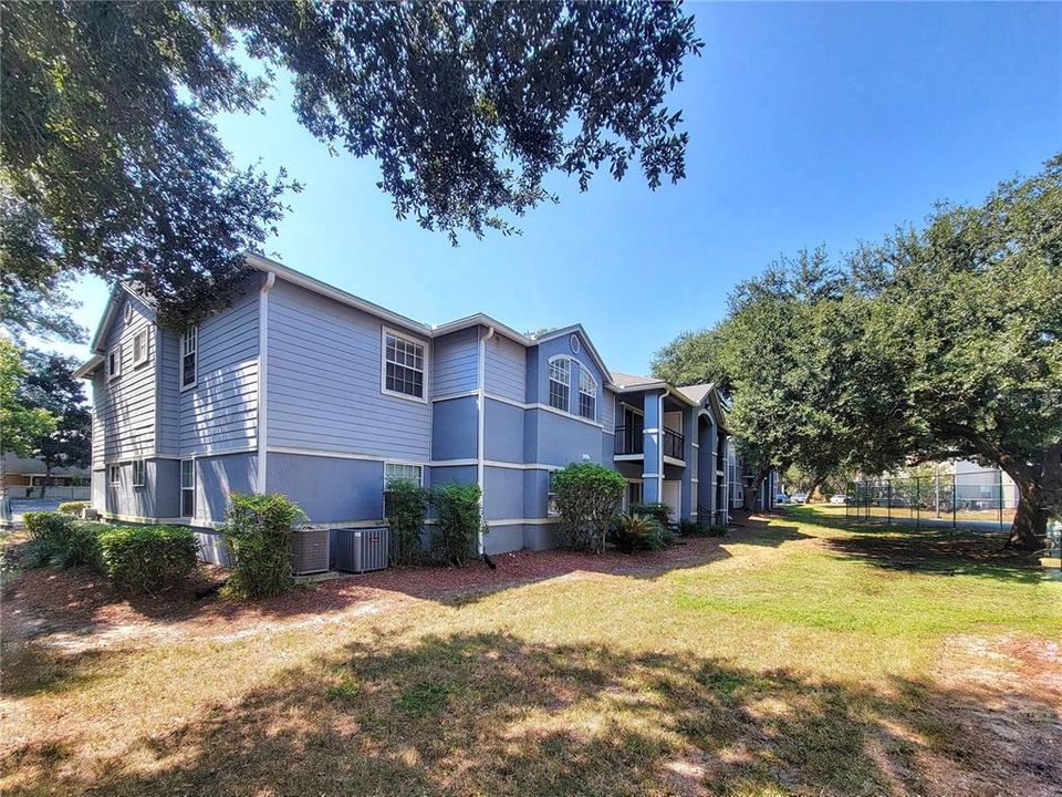 For Sale: $179,900 (3 beds, 3 baths, 1198 Square Feet)