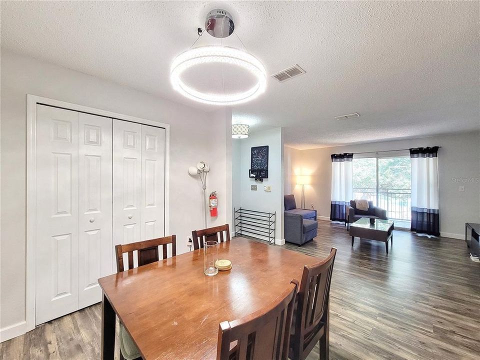 For Sale: $179,900 (3 beds, 3 baths, 1198 Square Feet)