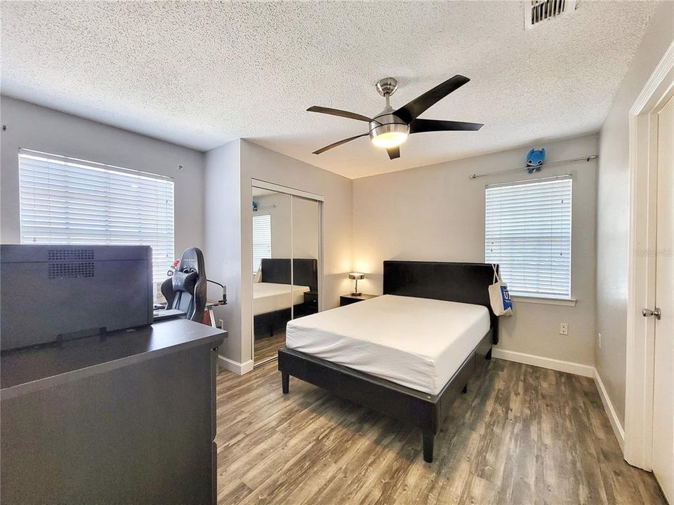 For Sale: $179,900 (3 beds, 3 baths, 1198 Square Feet)