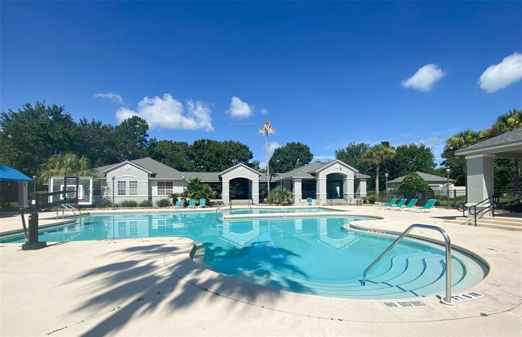 For Sale: $179,900 (3 beds, 3 baths, 1198 Square Feet)