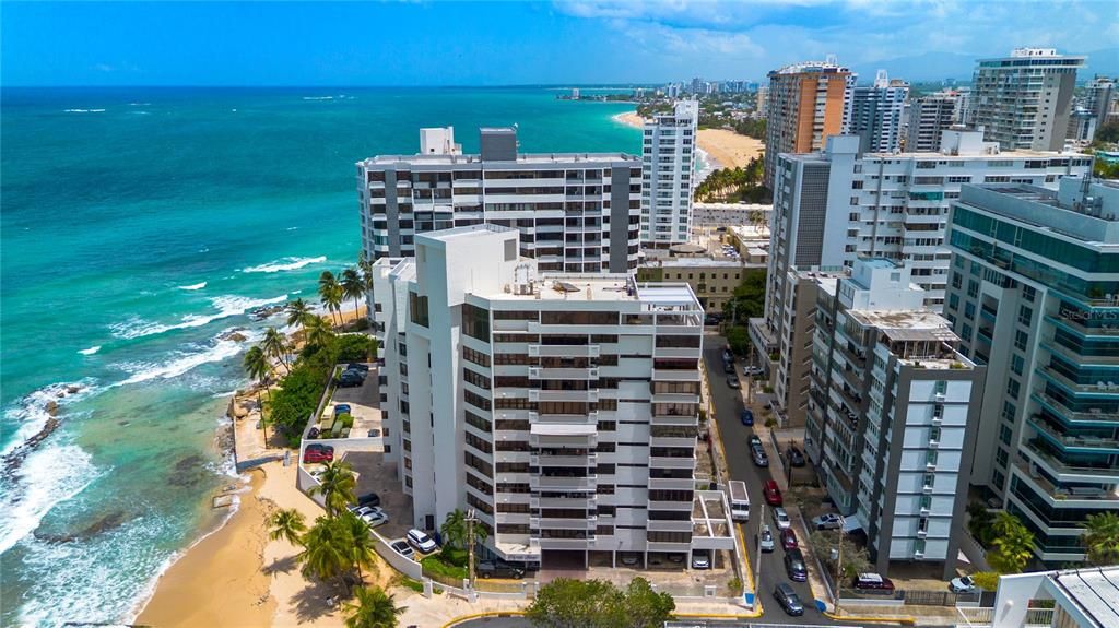 На продажу: $2,995,000 (3 спален, 2 ванн, 3020 Квадратных фут)