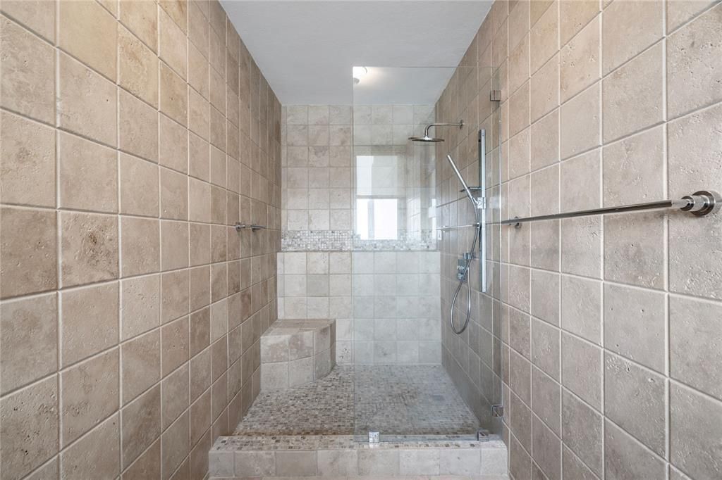 На продажу: $2,995,000 (3 спален, 2 ванн, 3020 Квадратных фут)