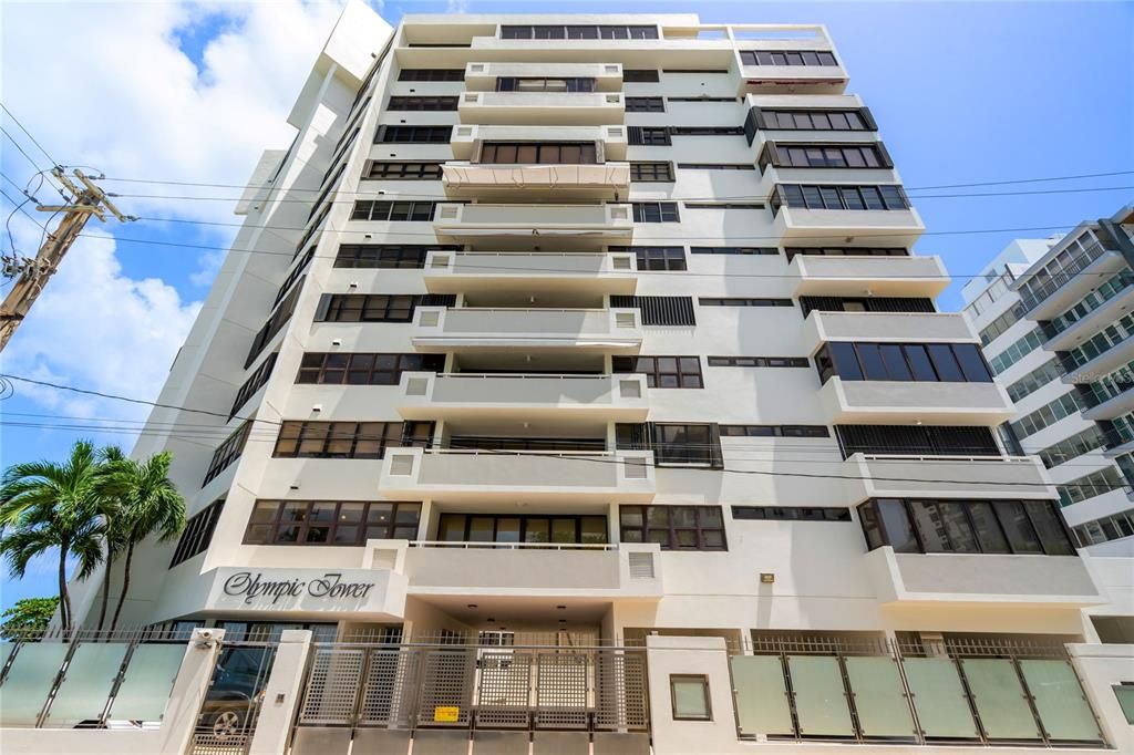 На продажу: $2,995,000 (3 спален, 2 ванн, 3020 Квадратных фут)