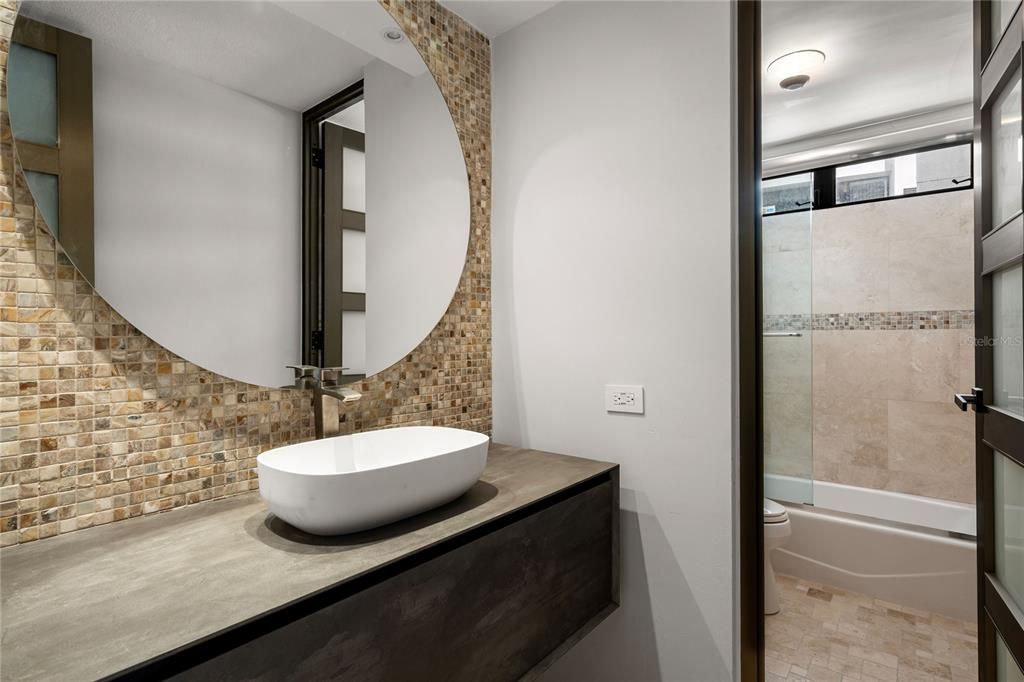 На продажу: $2,995,000 (3 спален, 2 ванн, 3020 Квадратных фут)