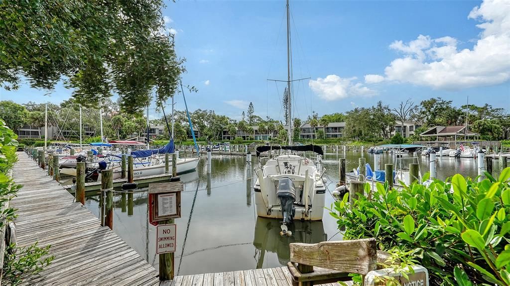 En Venta: $525,800 (2 camas, 2 baños, 1400 Pies cuadrados)