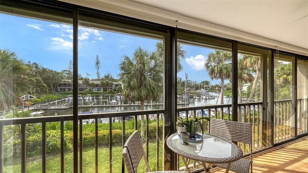 En Venta: $525,800 (2 camas, 2 baños, 1400 Pies cuadrados)