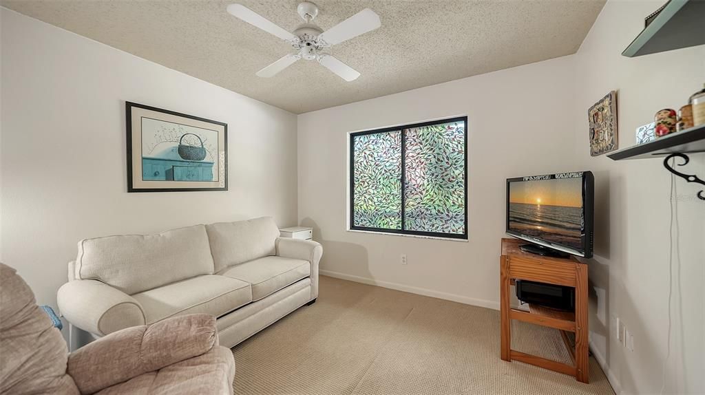 En Venta: $525,800 (2 camas, 2 baños, 1400 Pies cuadrados)