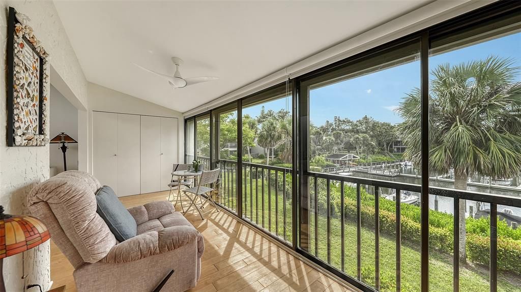 En Venta: $525,800 (2 camas, 2 baños, 1400 Pies cuadrados)