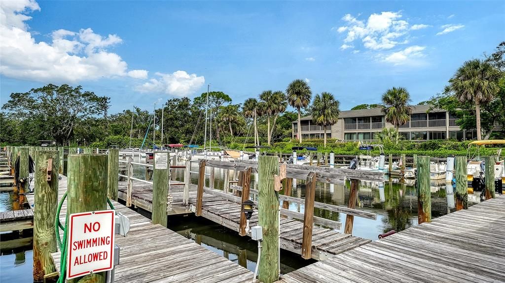 En Venta: $525,800 (2 camas, 2 baños, 1400 Pies cuadrados)