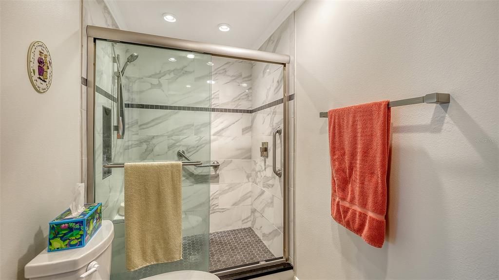 En Venta: $525,800 (2 camas, 2 baños, 1400 Pies cuadrados)