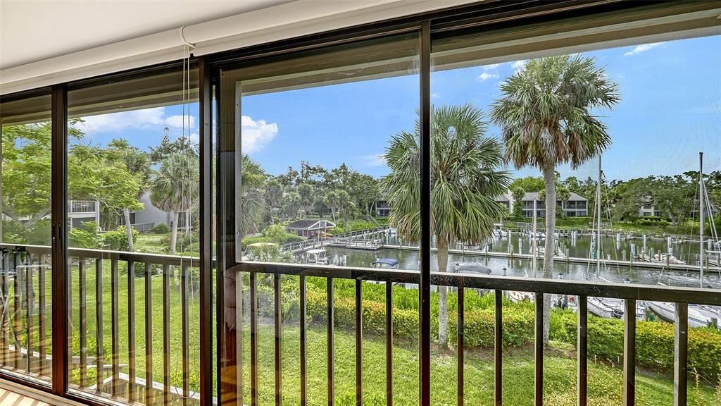 En Venta: $525,800 (2 camas, 2 baños, 1400 Pies cuadrados)