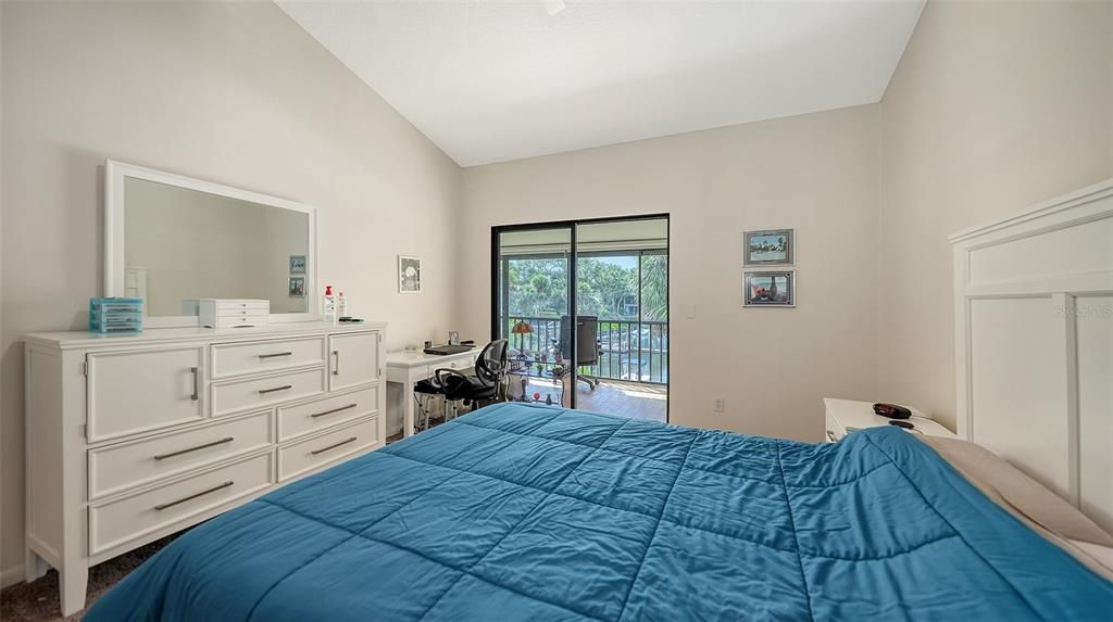 En Venta: $525,800 (2 camas, 2 baños, 1400 Pies cuadrados)