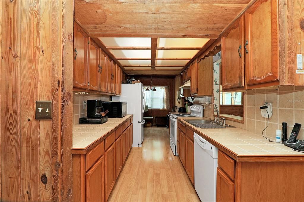 For Sale: $229,000 (3 beds, 2 baths, 1515 Square Feet)