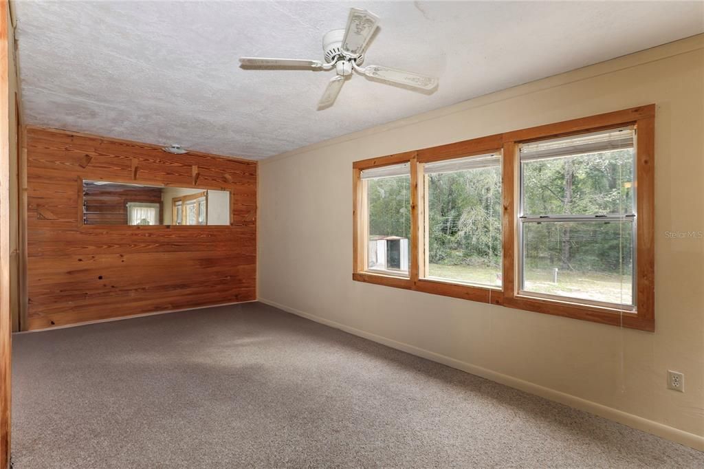 For Sale: $229,000 (3 beds, 2 baths, 1515 Square Feet)