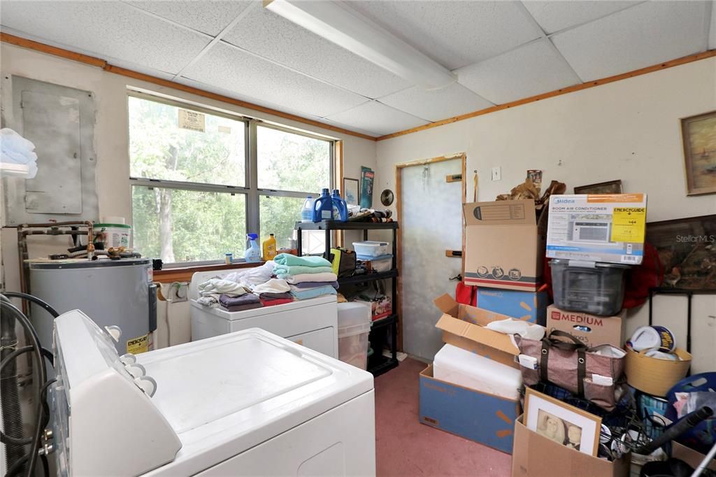 For Sale: $229,000 (3 beds, 2 baths, 1515 Square Feet)