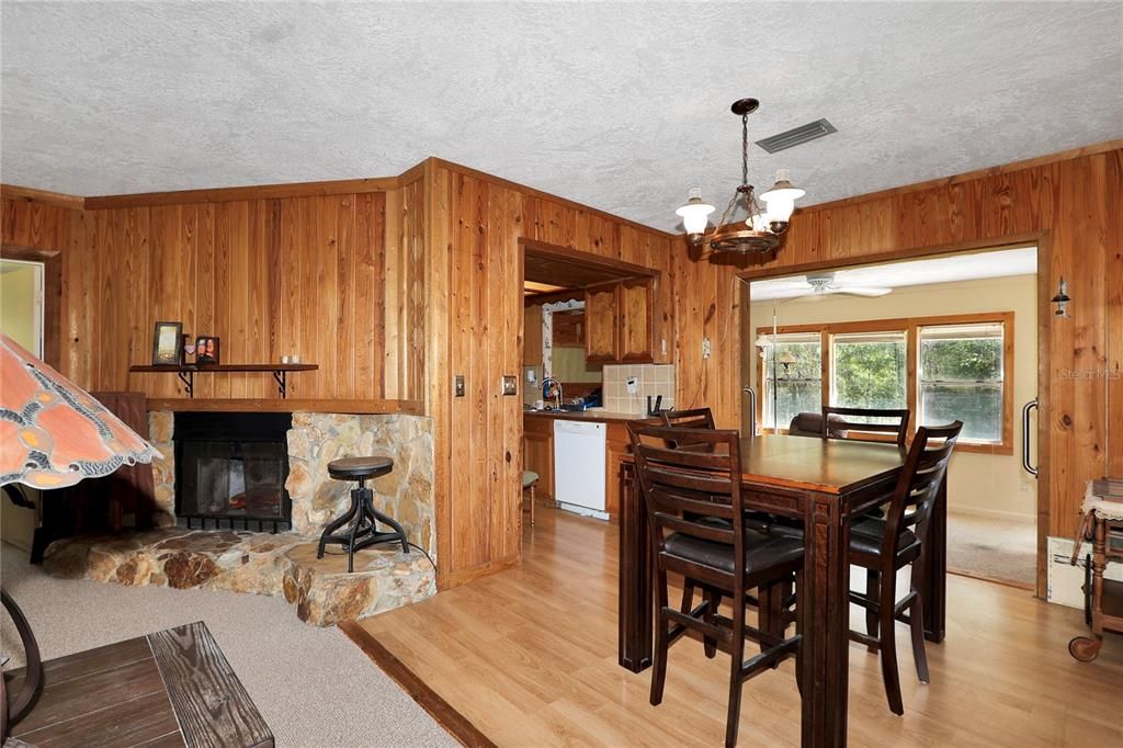 For Sale: $229,000 (3 beds, 2 baths, 1515 Square Feet)