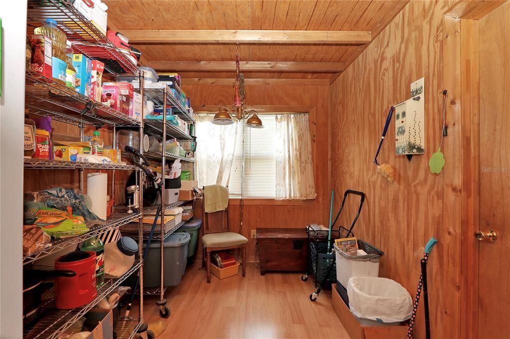 For Sale: $229,000 (3 beds, 2 baths, 1515 Square Feet)